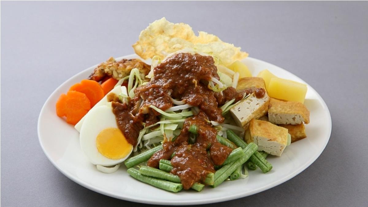 Perbedaan pecel dan gado gado