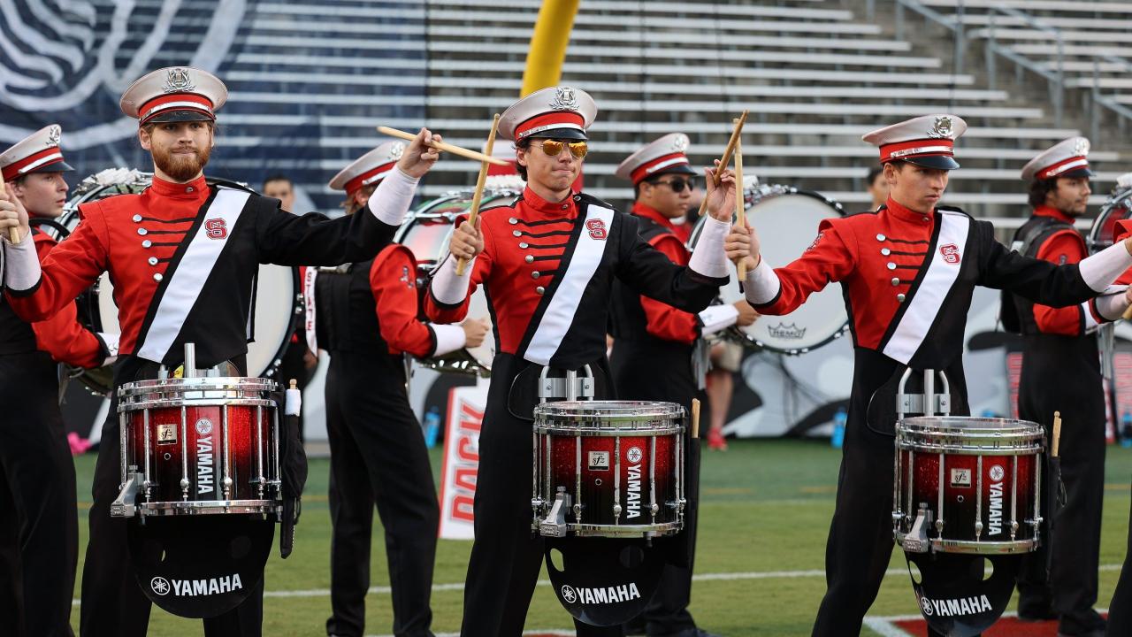 Perbedaan marching band dan drum band